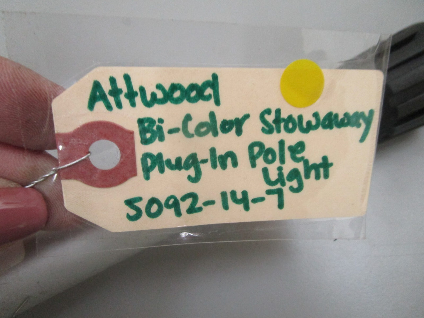 *NEW* 0810 Attwood Bi-Color Stowaway Plug-In Pole Light 5092-14-7