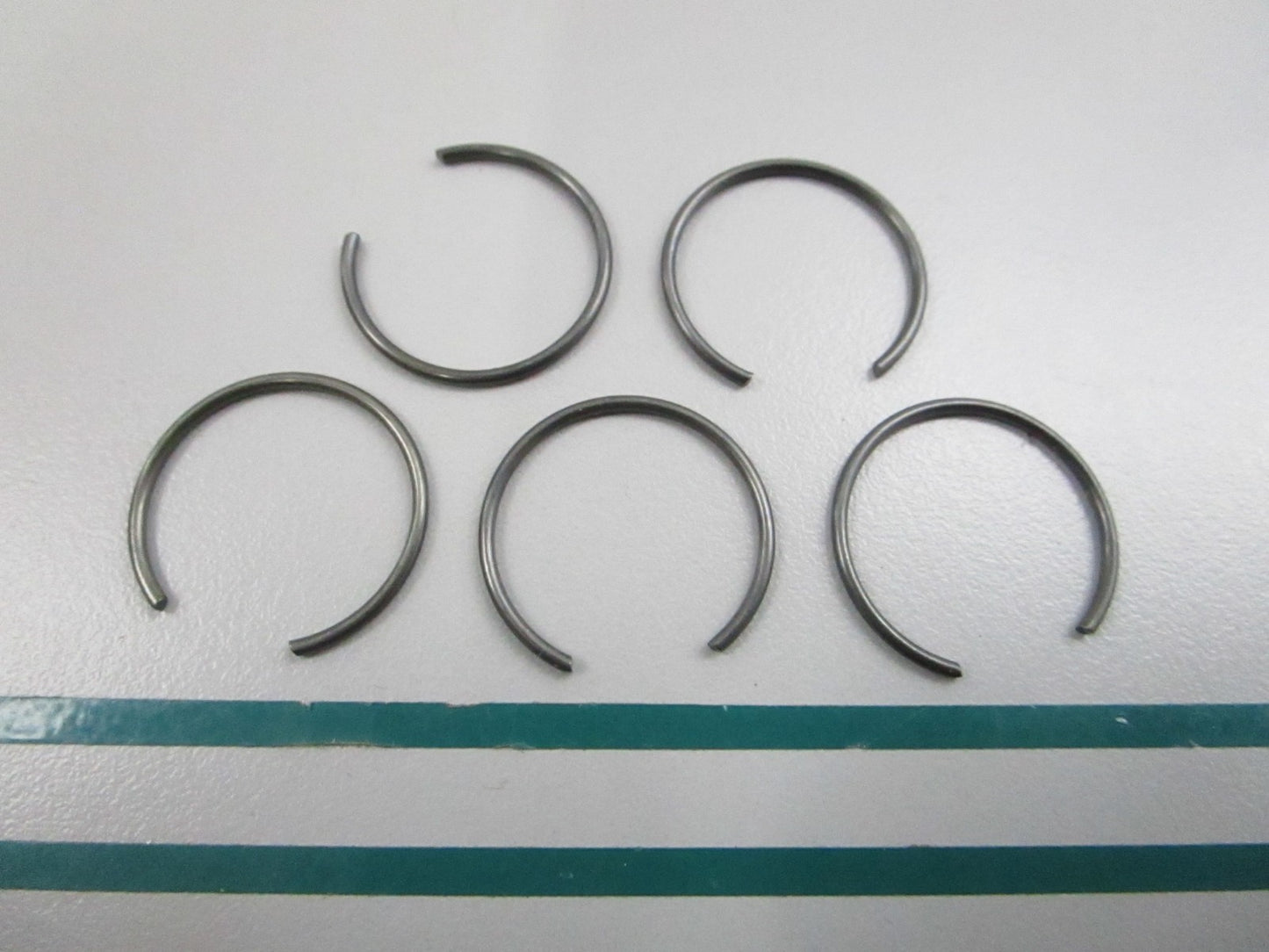 NEW OEM (LOT OF 5) 93450-19052-00 Yamaha Circlip 0810
