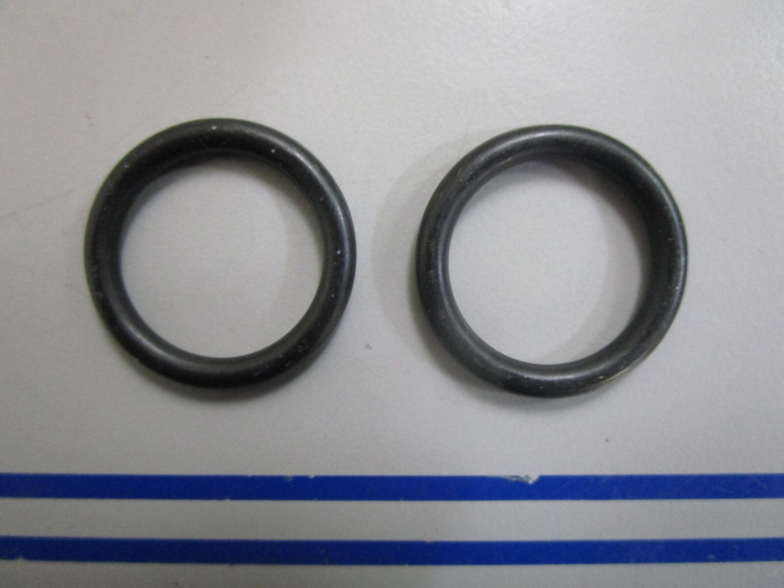 *NEW* (LOT OF 2) 0810 Mopar Seal 3503529