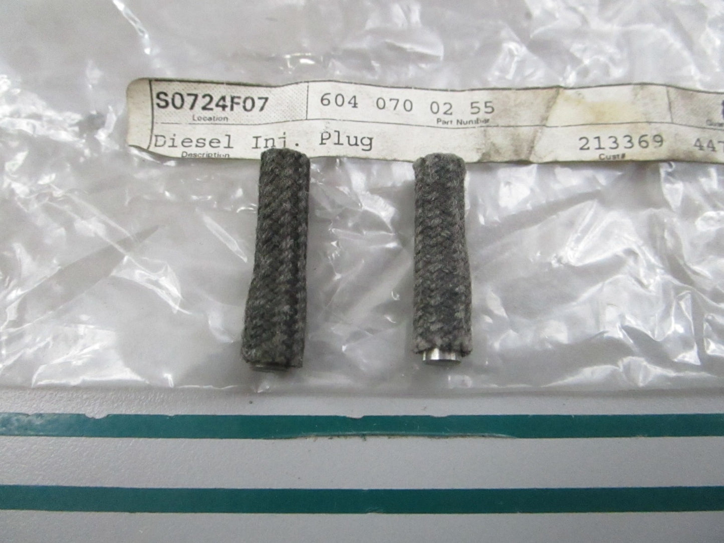NEW OEM (LOT OF 2) 6040700255 Mercedes-Benz Terminal Stud 0810