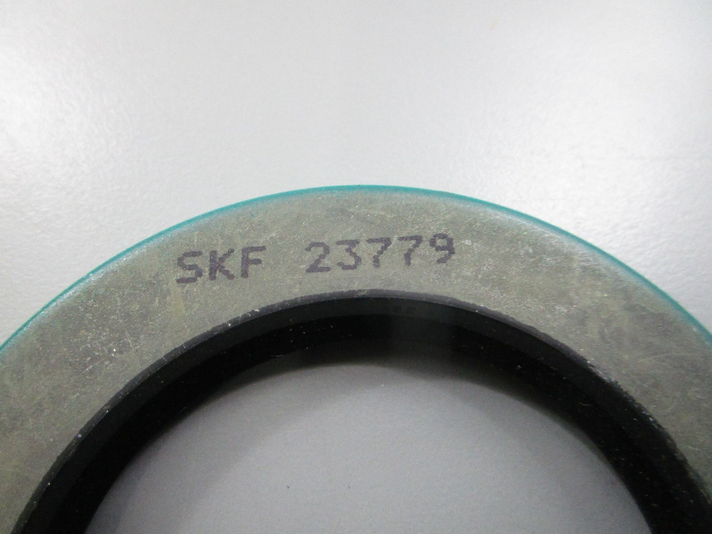 *NEW* 0810 SKF Oil Seal 23779