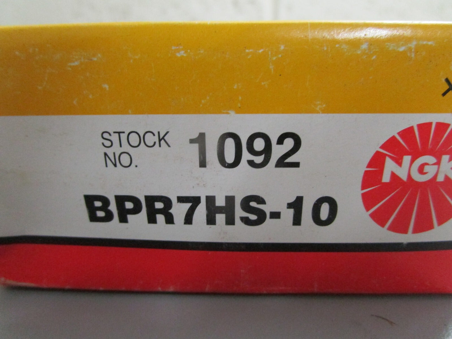 *NEW* 0820 (LOT OF 10) NGK Spark Plug BPR7HS-10