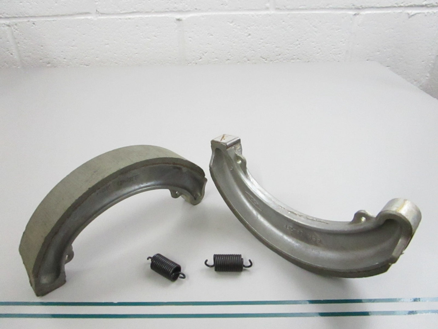 NEW OEM 06430-369-405 Honda Brake Shoe Set 0810