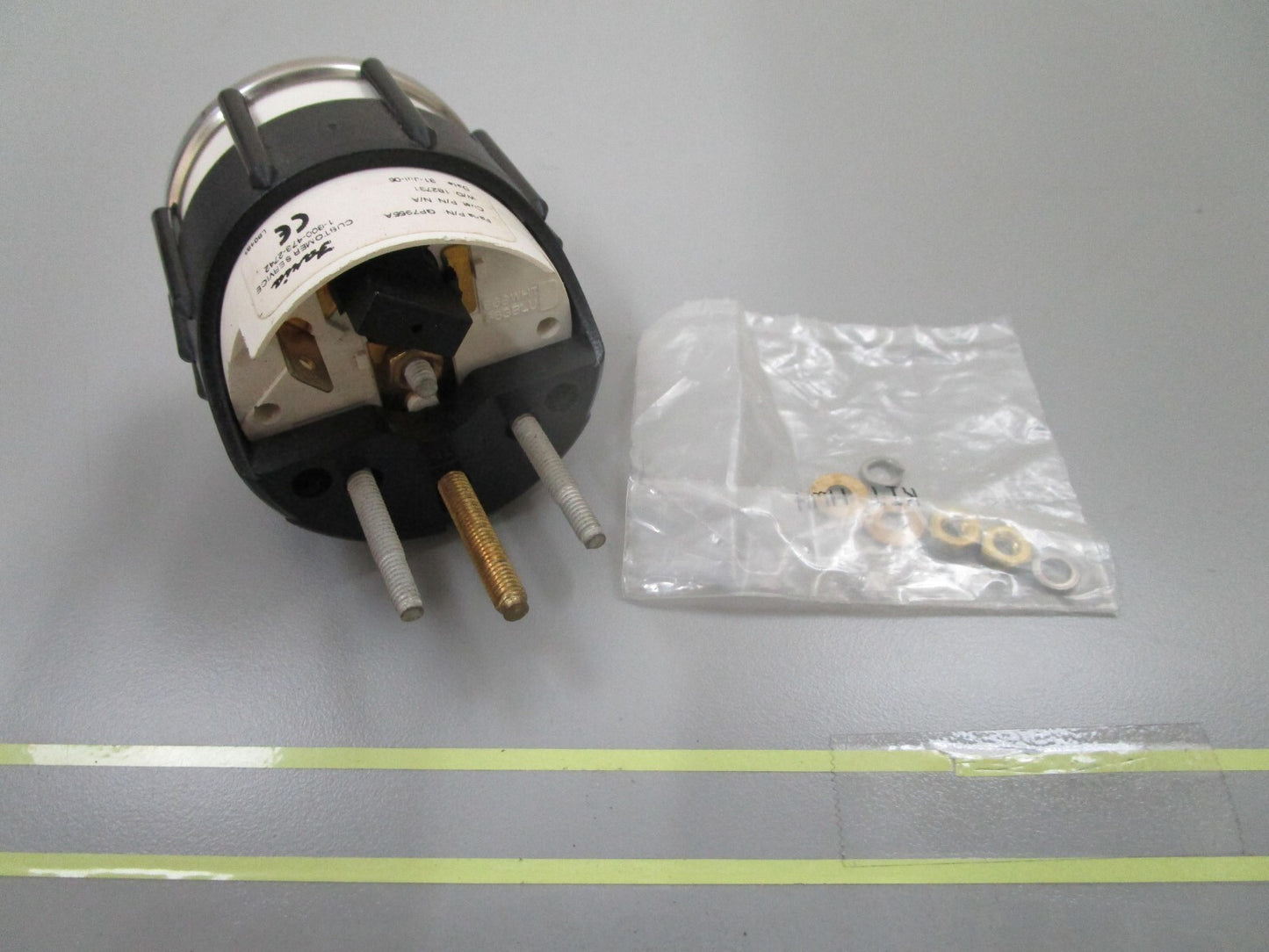 *NEW* 0810 Faria Newport 80 PSI Silver White Oil Pressure Gauge GP7955A