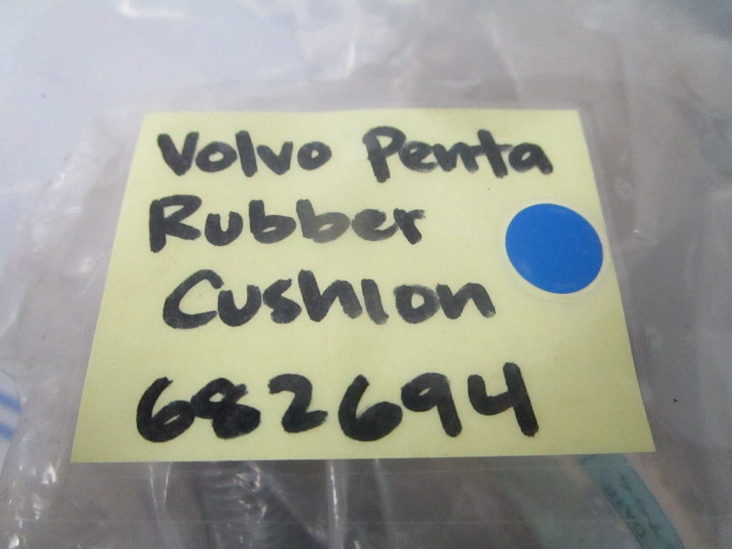*NEW OEM* 0720 Volvo Penta Rubber Cushion 682694