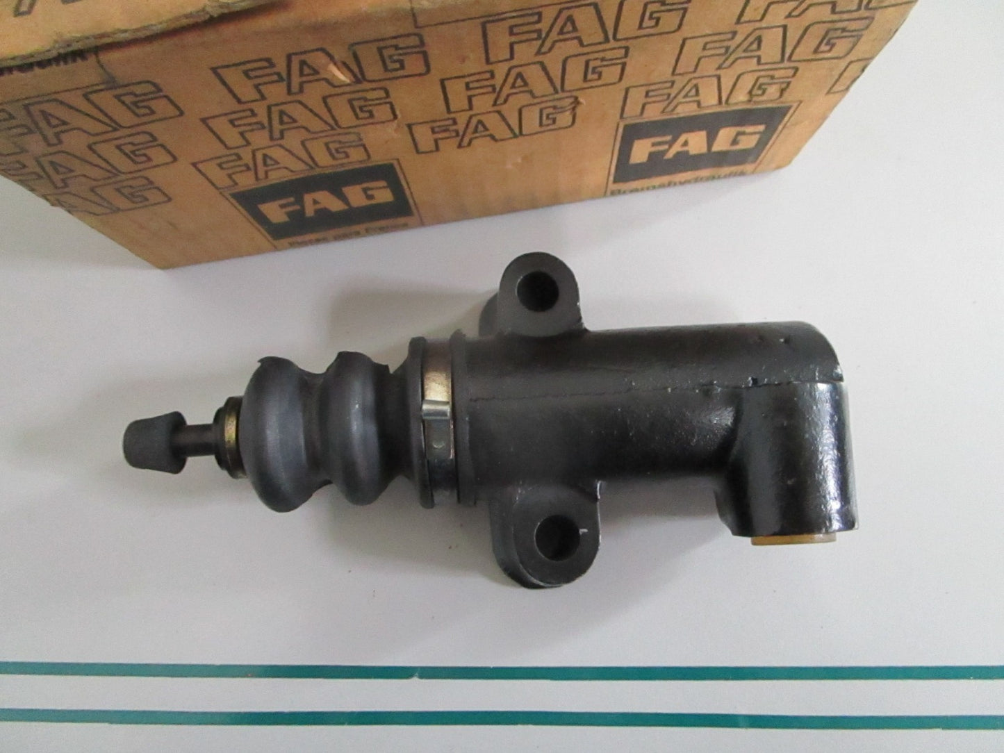 NEW OEM 0002954207 Mercedes-Benz Slave Cylinder 0820