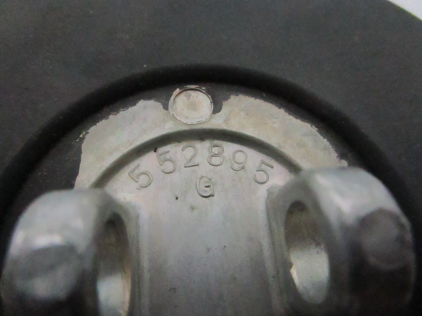 NEW OEM 592140 0592140 552895 OMC Johnson Evinrude Valve Disc 0820