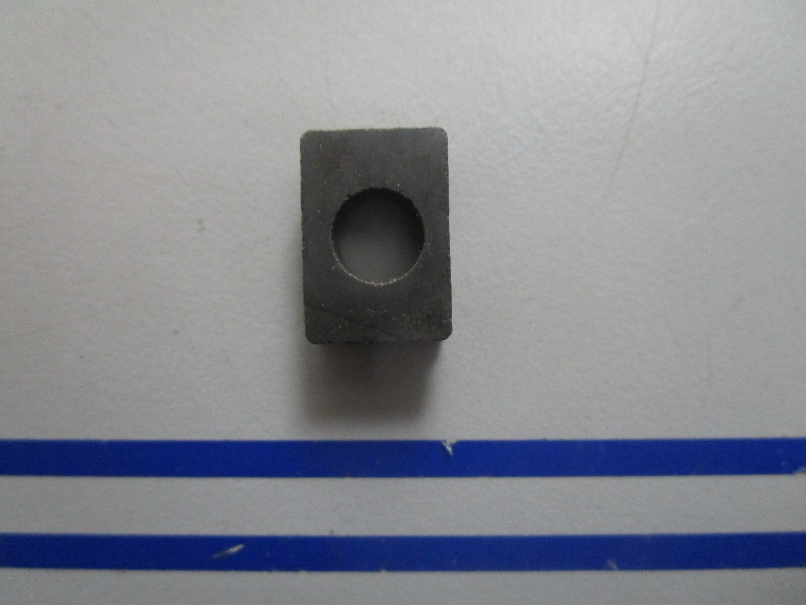 *NEW OEM* 0720 OMC Johnson Evinrude Grommet 310258 0310258