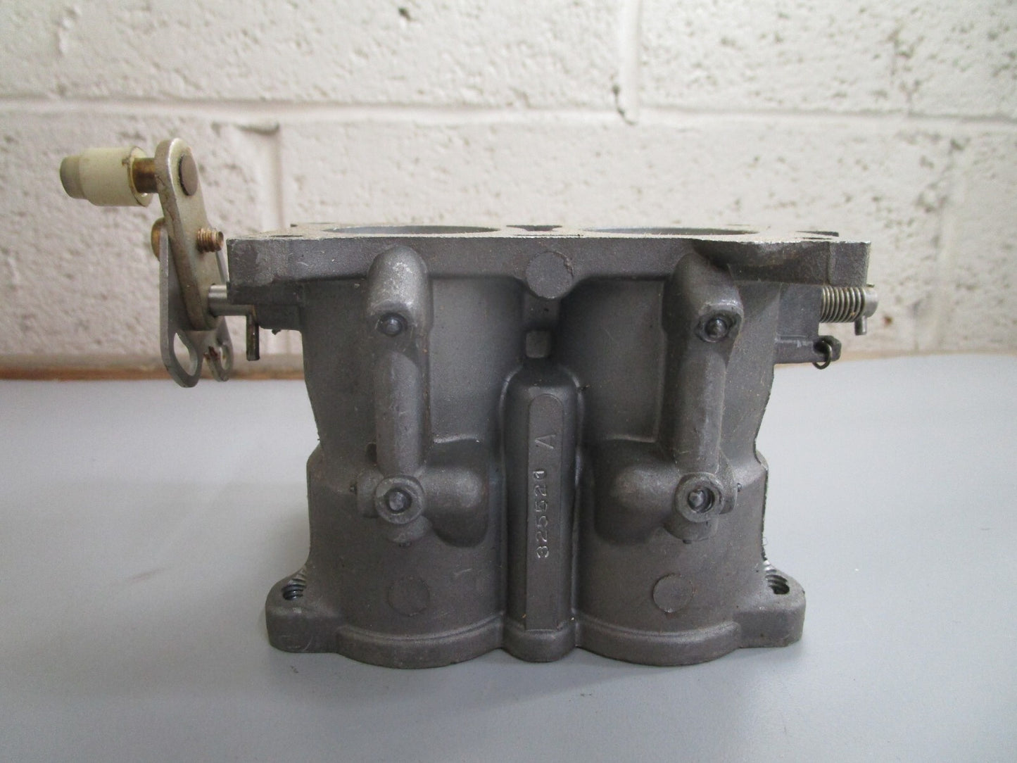 *NEW OEM* 0820 OMC Johnson Evinrude 80' 81' 150 200HP Center Carburetor 390402