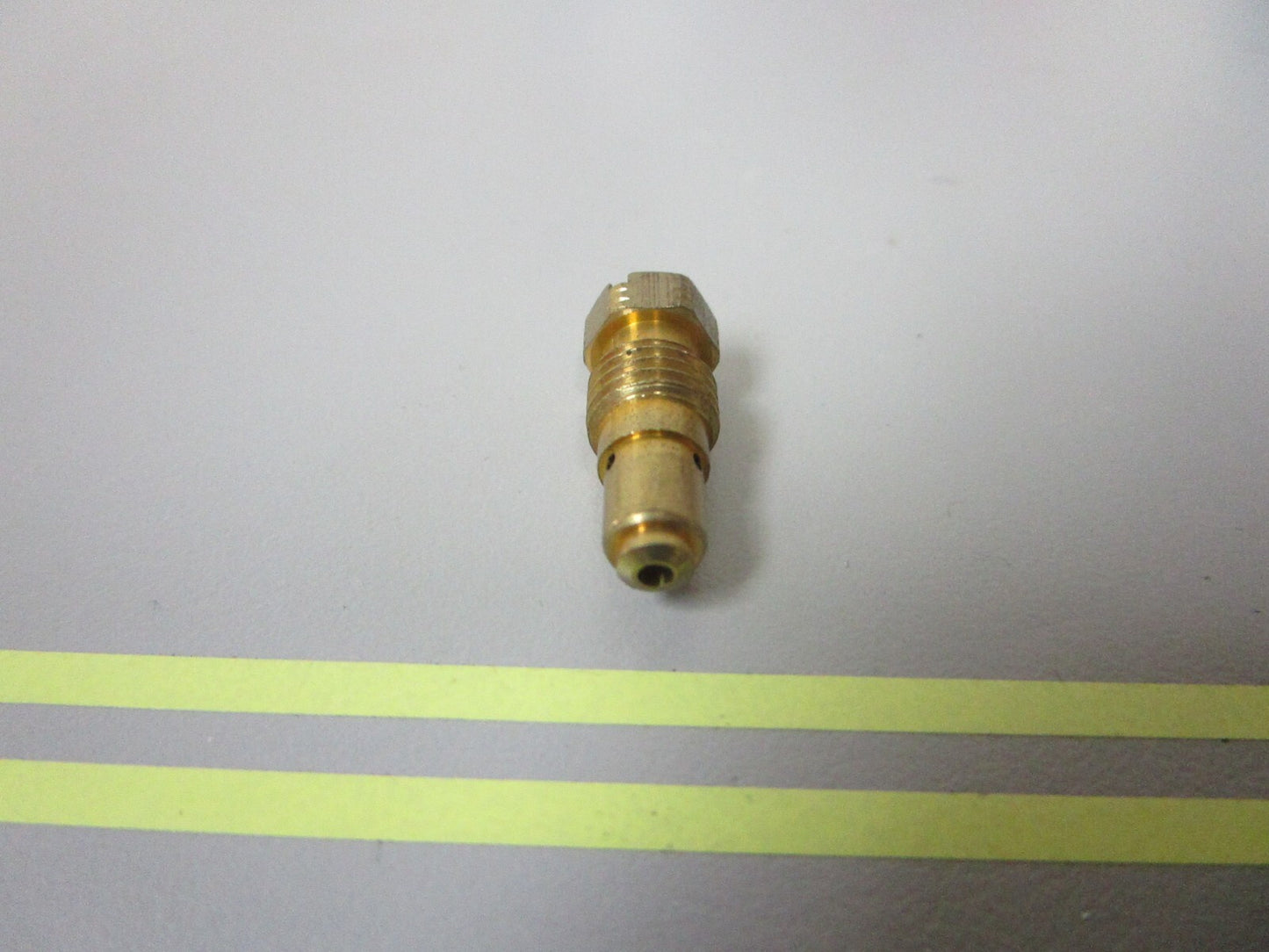 *NEW OEM* 0810 Volvo Penta Idle Jet 856461