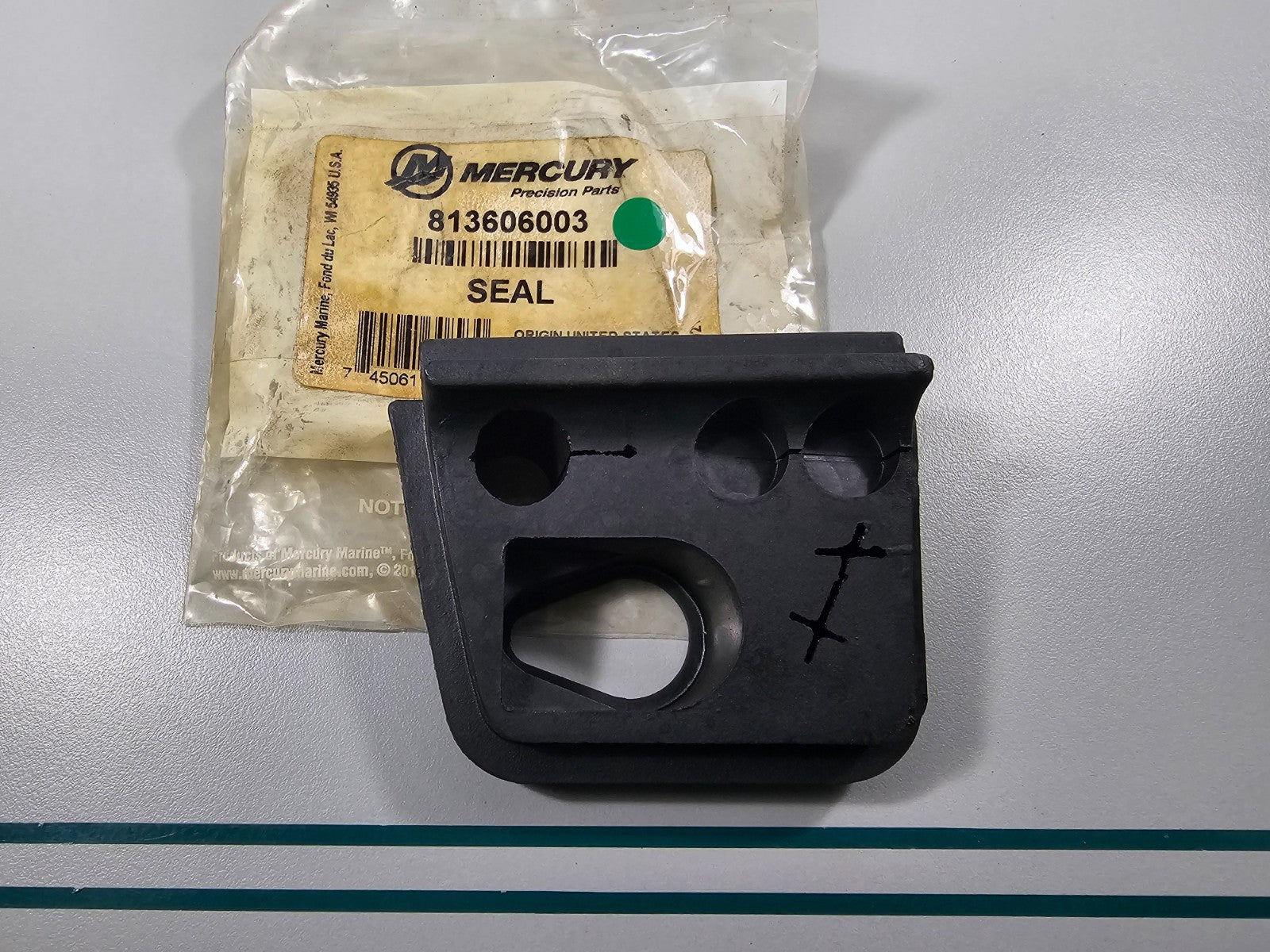 NEW OEM 813606003 Mercury Quicksilver Seal 0810