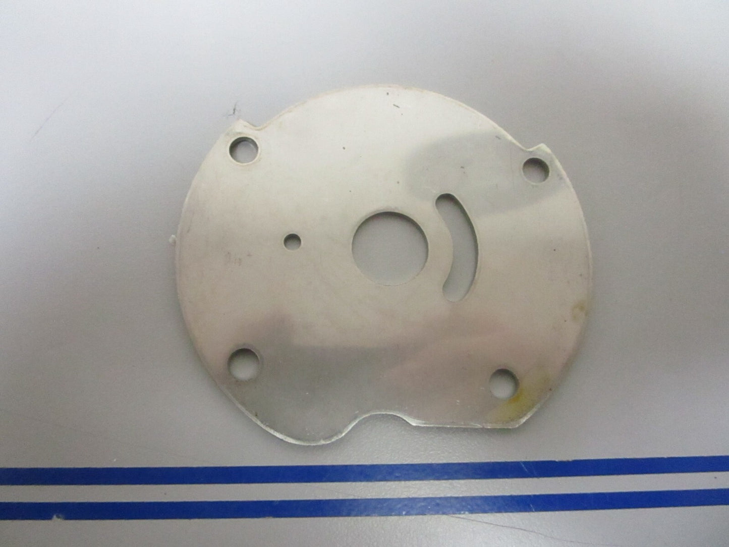 *NEW OEM* 0810 OMC Johnson Evinrude Impeller Plate 305303 0305303