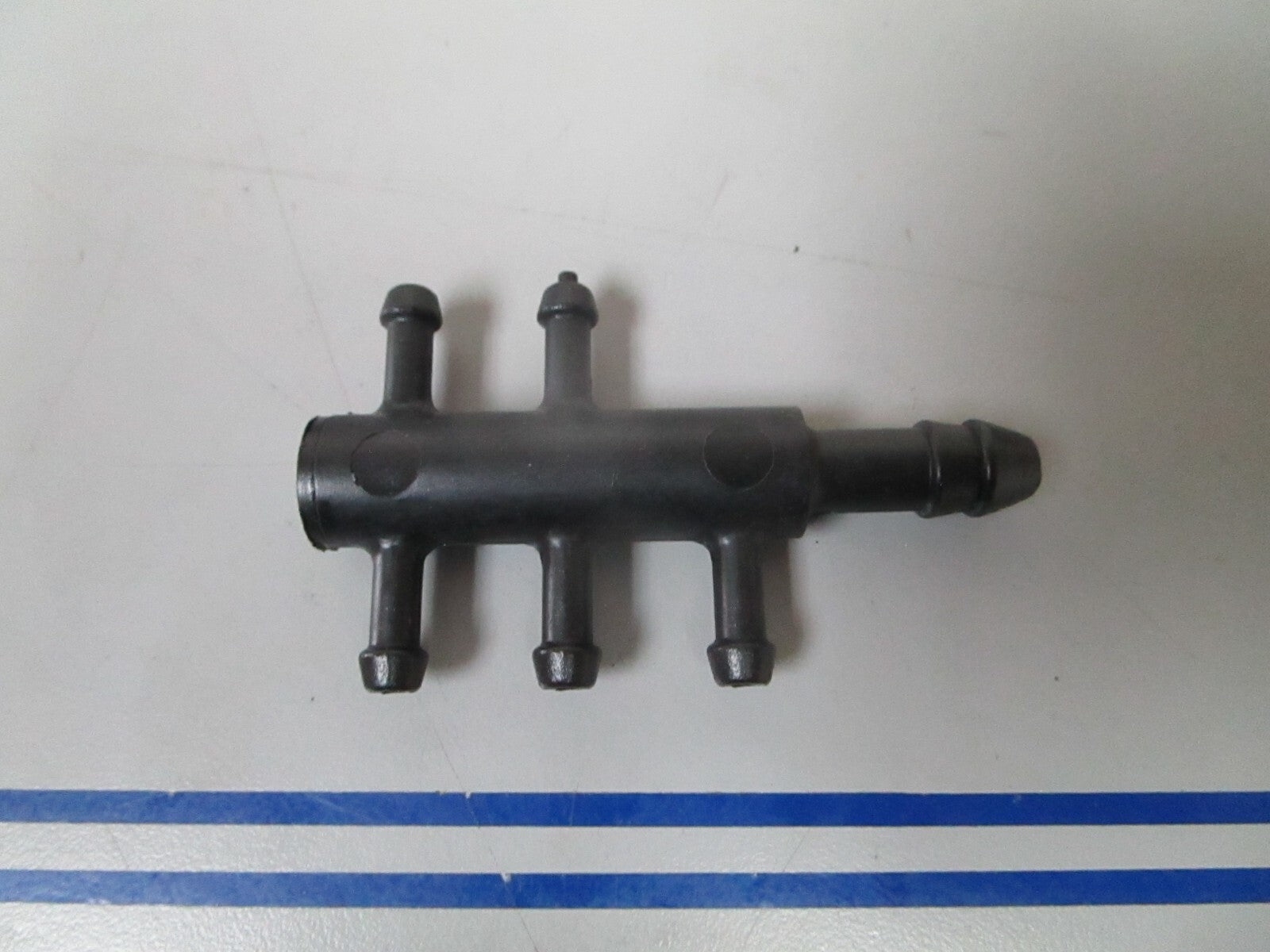 *NEW OEM* 0810 OMC Johnson Evinrude Upper Fuel Manifold 436023 0436023