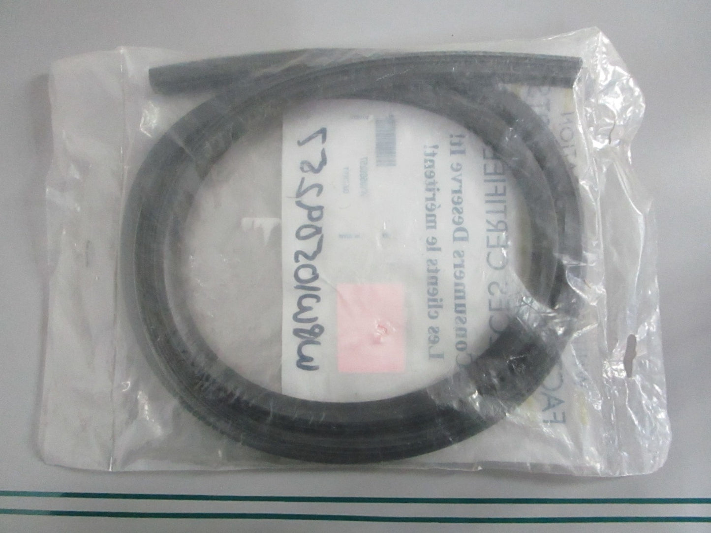 NEW OEM W10509257 Whirlpool Door Gasket 0820