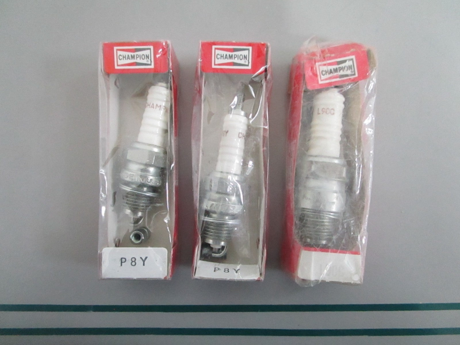 NEW OEM (LOT OF 3) P8Y Champion Spark Plug 0820