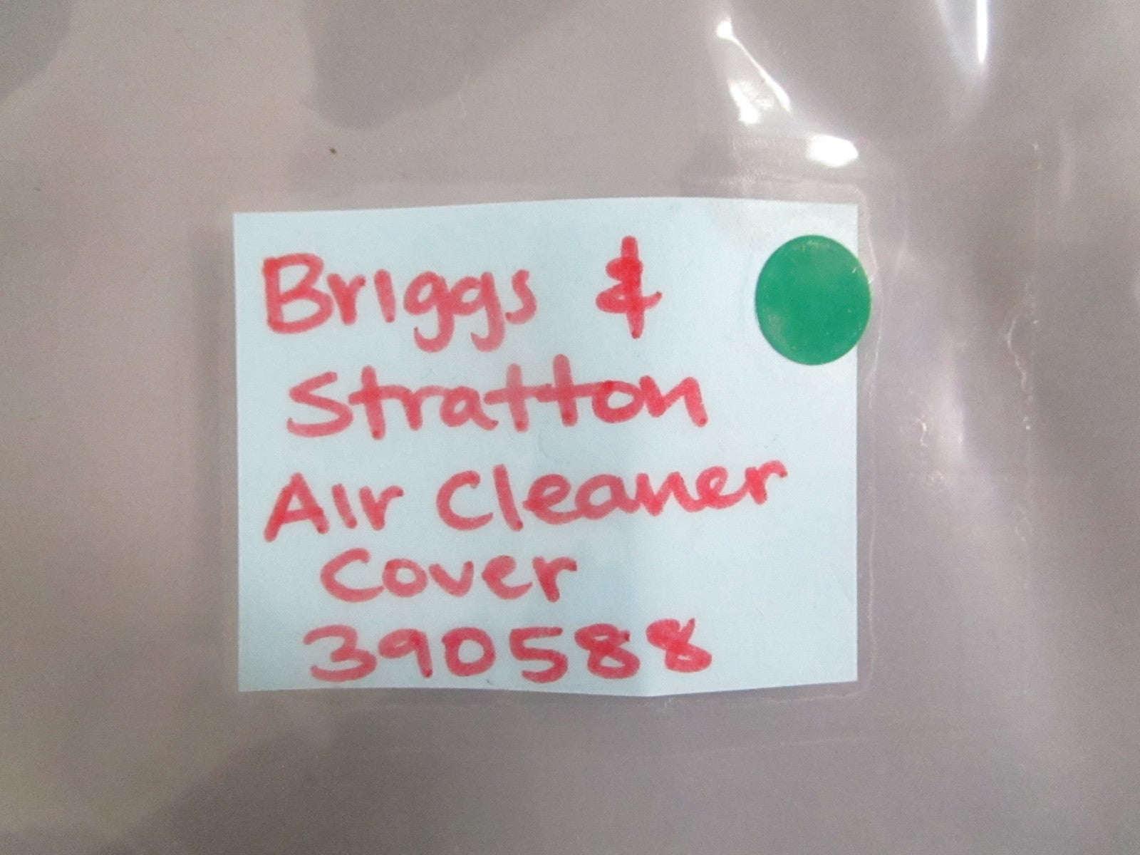 NEW OEM 390588 Briggs & Stratton Air Cleaner Cover 0820