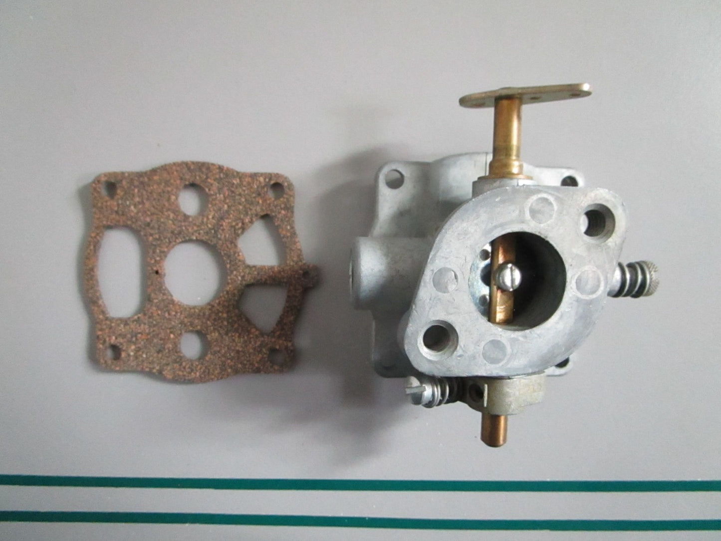 NEW OEM 295608 Briggs & Stratton Upper Carburetor Body Assy 0820