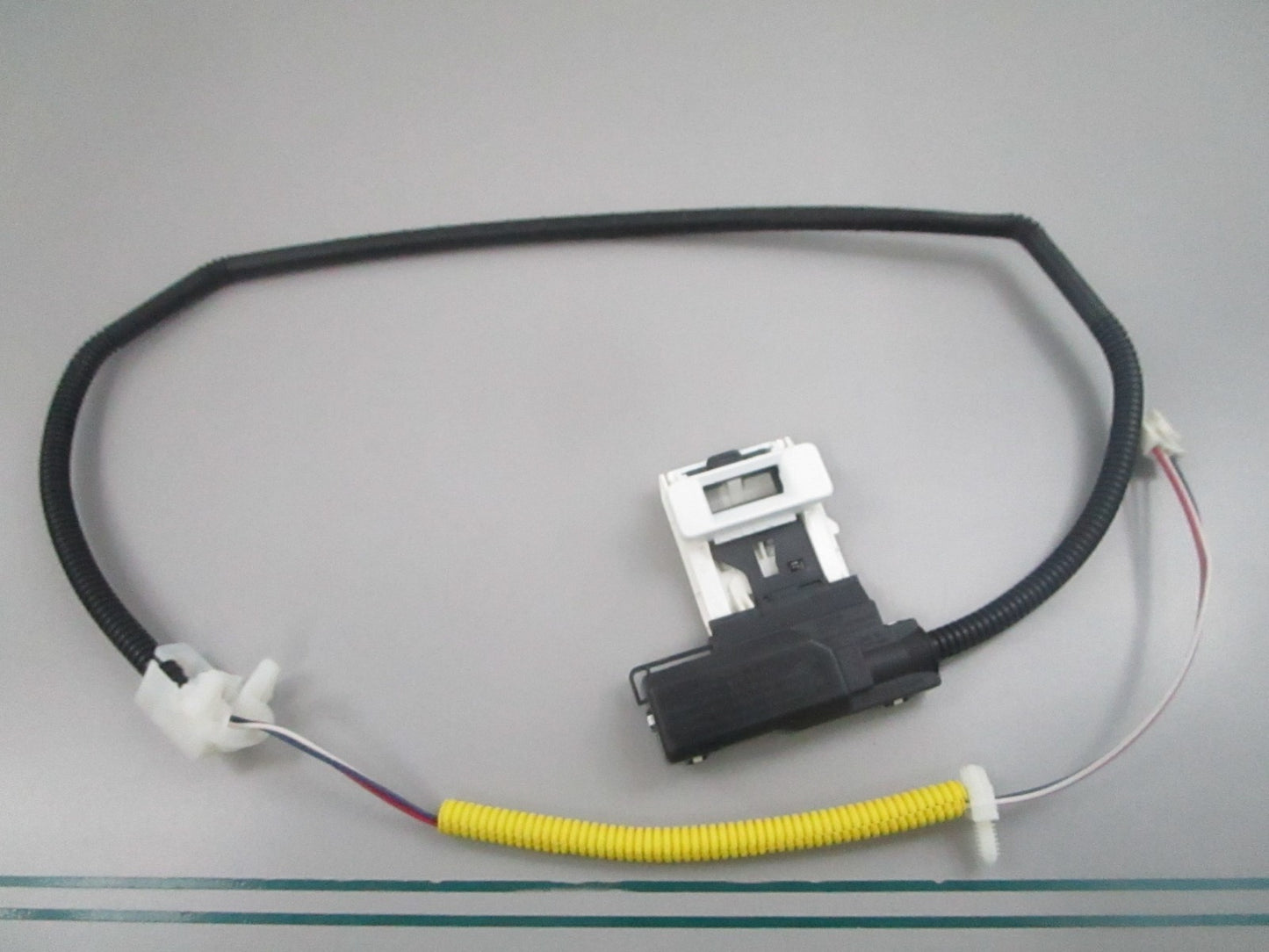 Whirlpool NEW OEM Washer Lid Lock Latch Assy W11307244 0810
