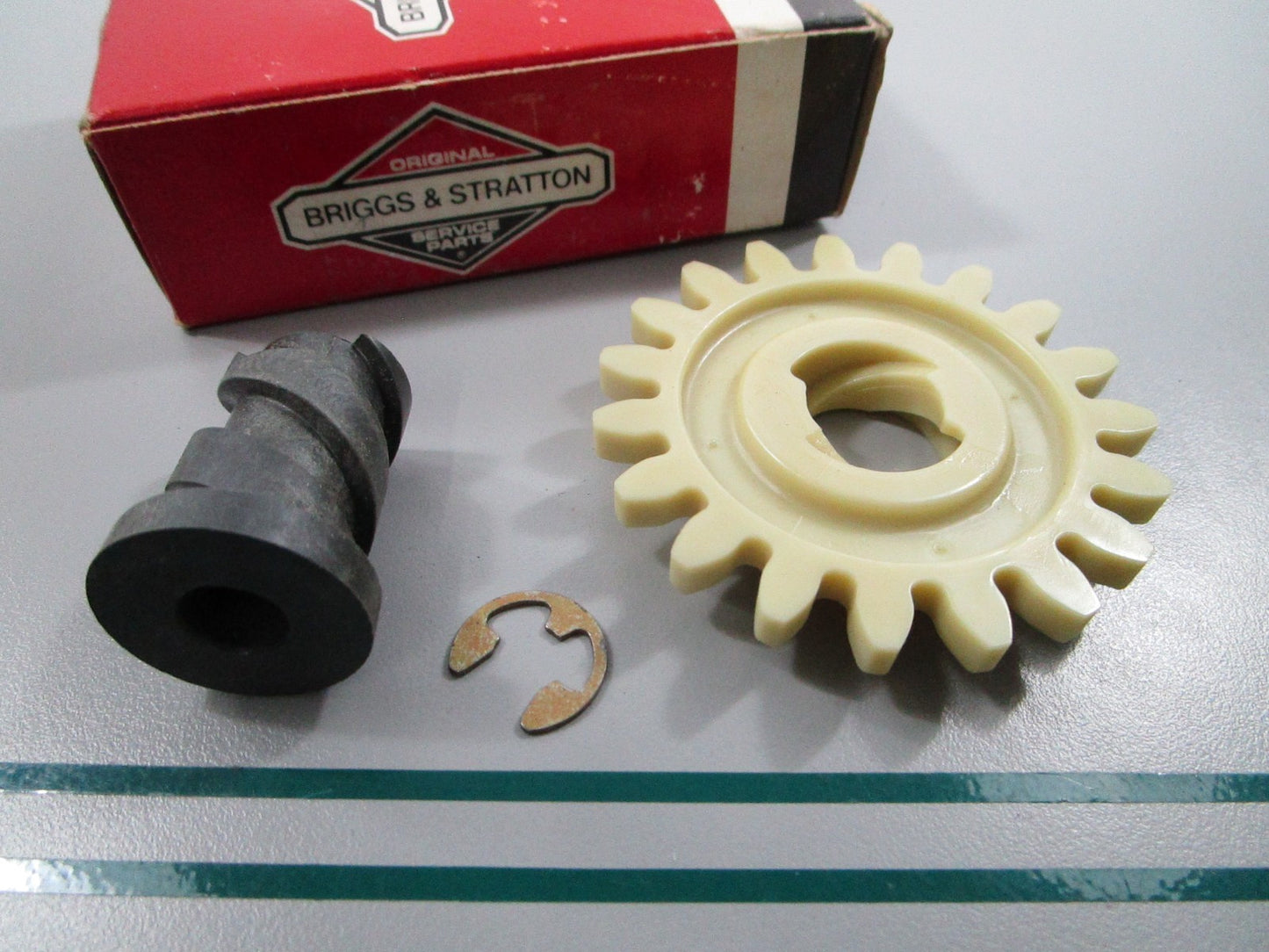 NEW OEM 494146 Briggs & Stratton Starter Gear 0810