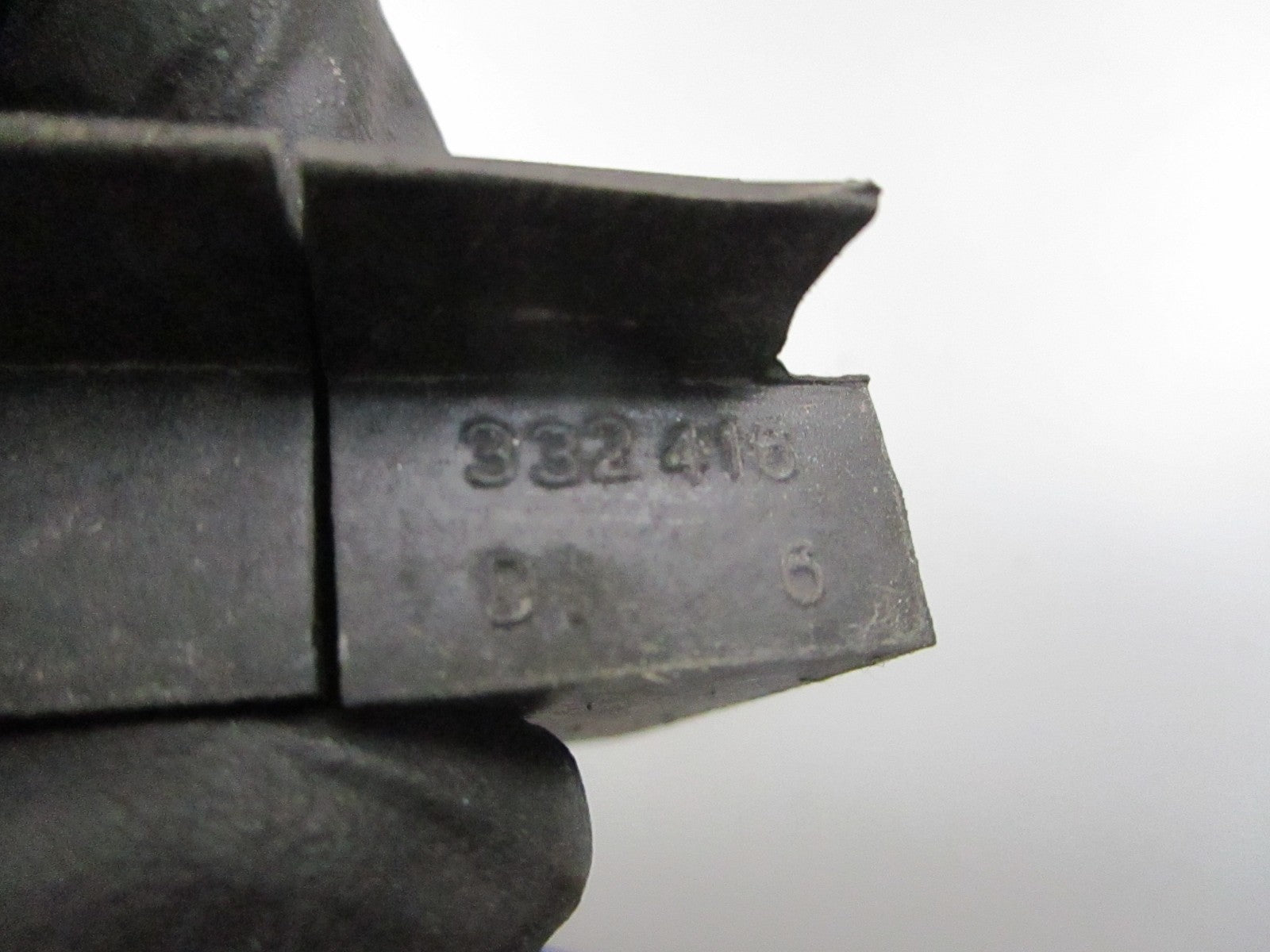 *NEW OEM* 0810 OMC Johnson Evinrude Grommet 332416 0332416