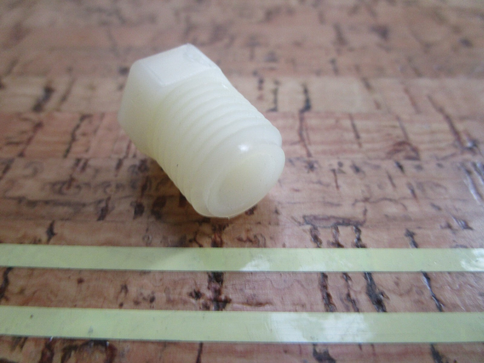 *NEW OEM* 0810 OMC Johnson Evinrude Motor Pipe Plug 911213 0911213