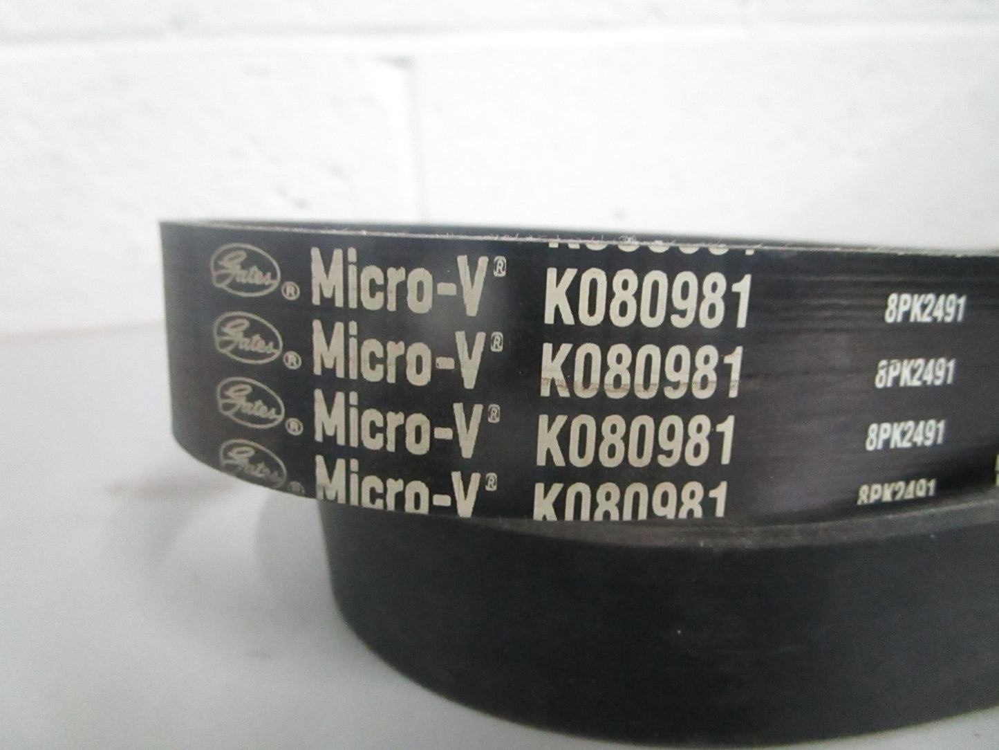 NEW K080981 Gates Micro-V Serpentine Belt 0820