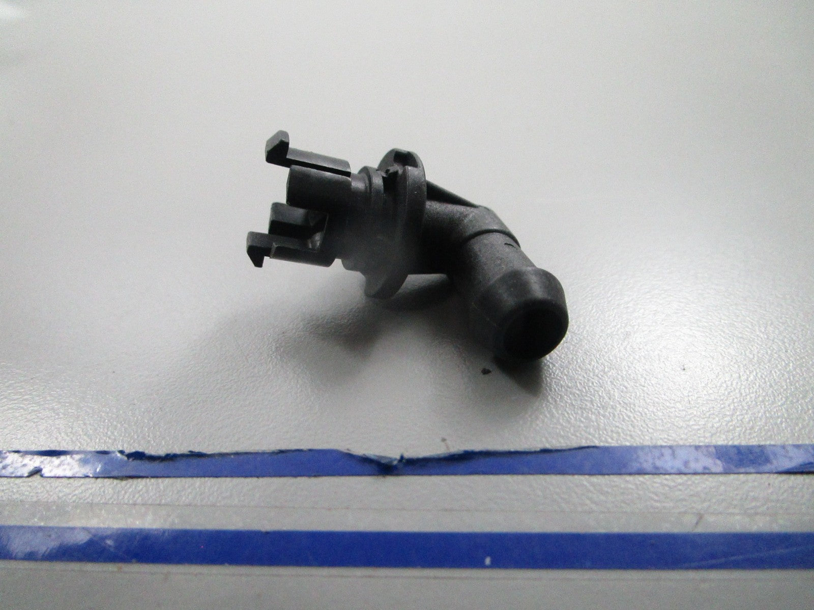 *NEW OEM* 0810 OMC Johnson Evinrude Thermostat Cover Nipple 337487 0337487