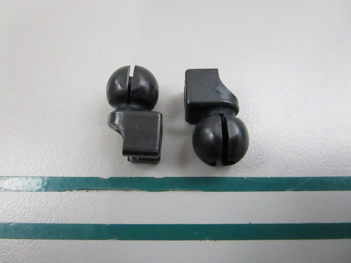 NEW OEM (LOT OF 2) 313703 0313703 OMC Johnson Evinrude Ball Socket 0810