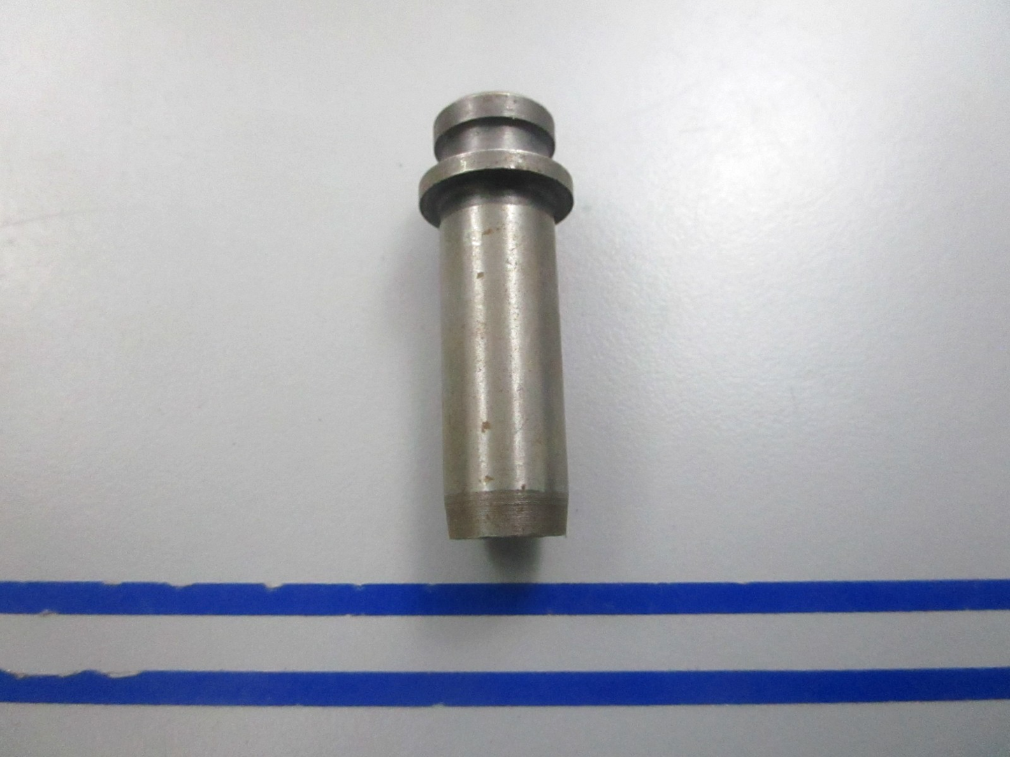 NEW OEM 185-2069 Onan Exhaust Valve Guide 0820