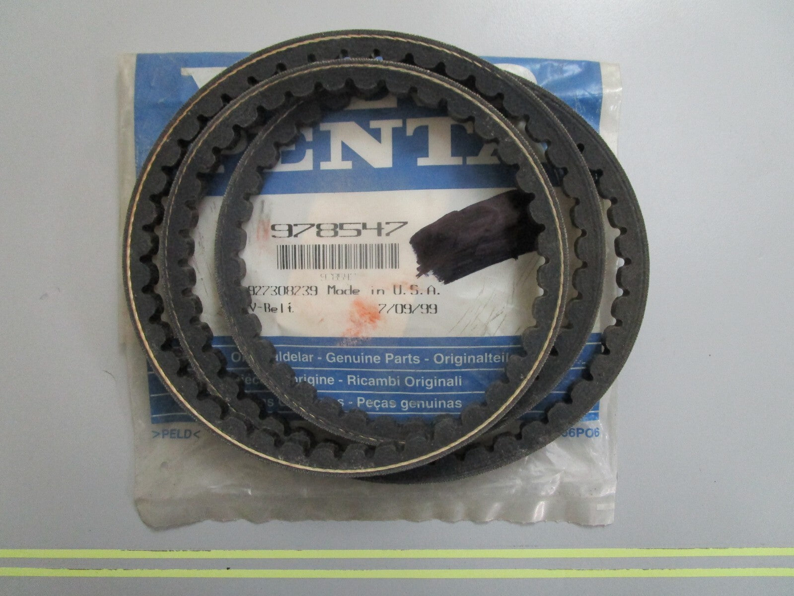 *NEW OEM* 0820 Volvo Penta V-Belt 978547