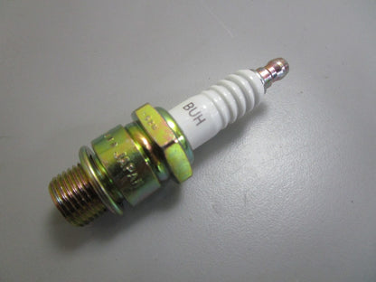 *NEW* (LOT OF 10) 0820 NGK Spark Plug BUH