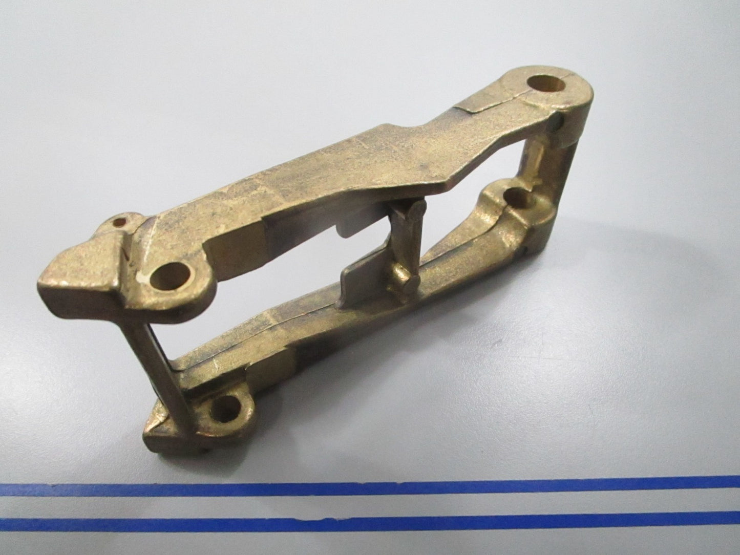 *NEW OEM* 0810 Mercury Quicksilver Bracket 32589