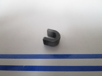 NEW OEM 324604 0324604 OMC Johnson Evinrude Retainer 0810