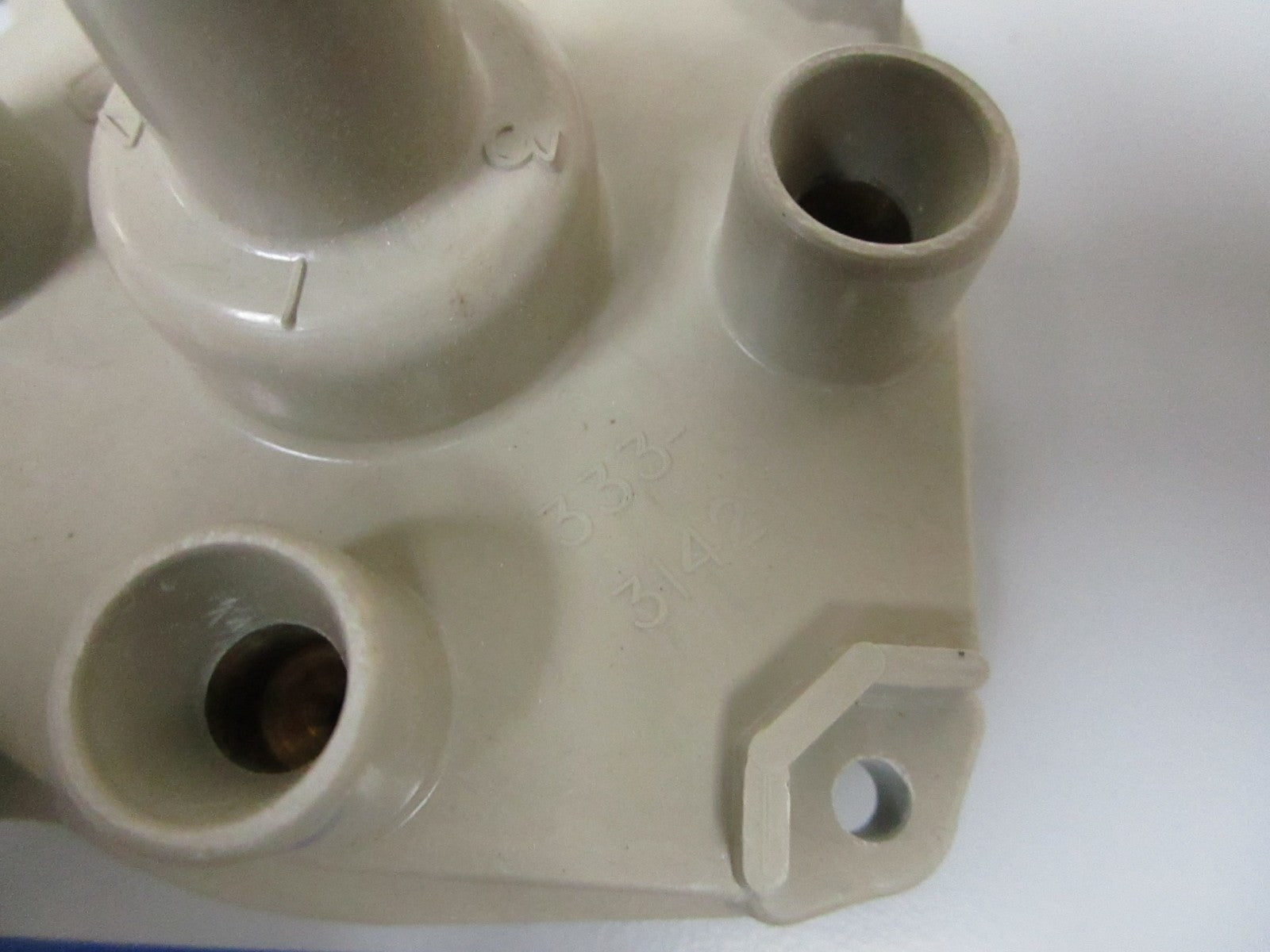 *NEW OEM* 0720 Mercury 50 65 hp Ignition Driver Distributor Cap 333-3142A3