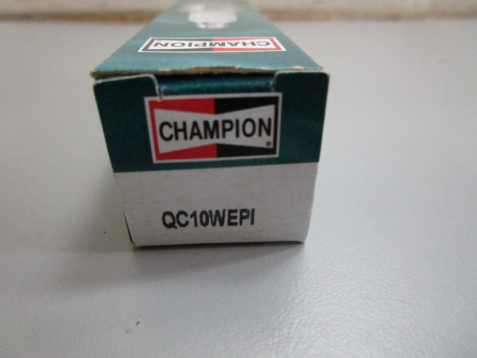 *NEW* 0820 Champion Spark Plug QC10WEPI 5010808