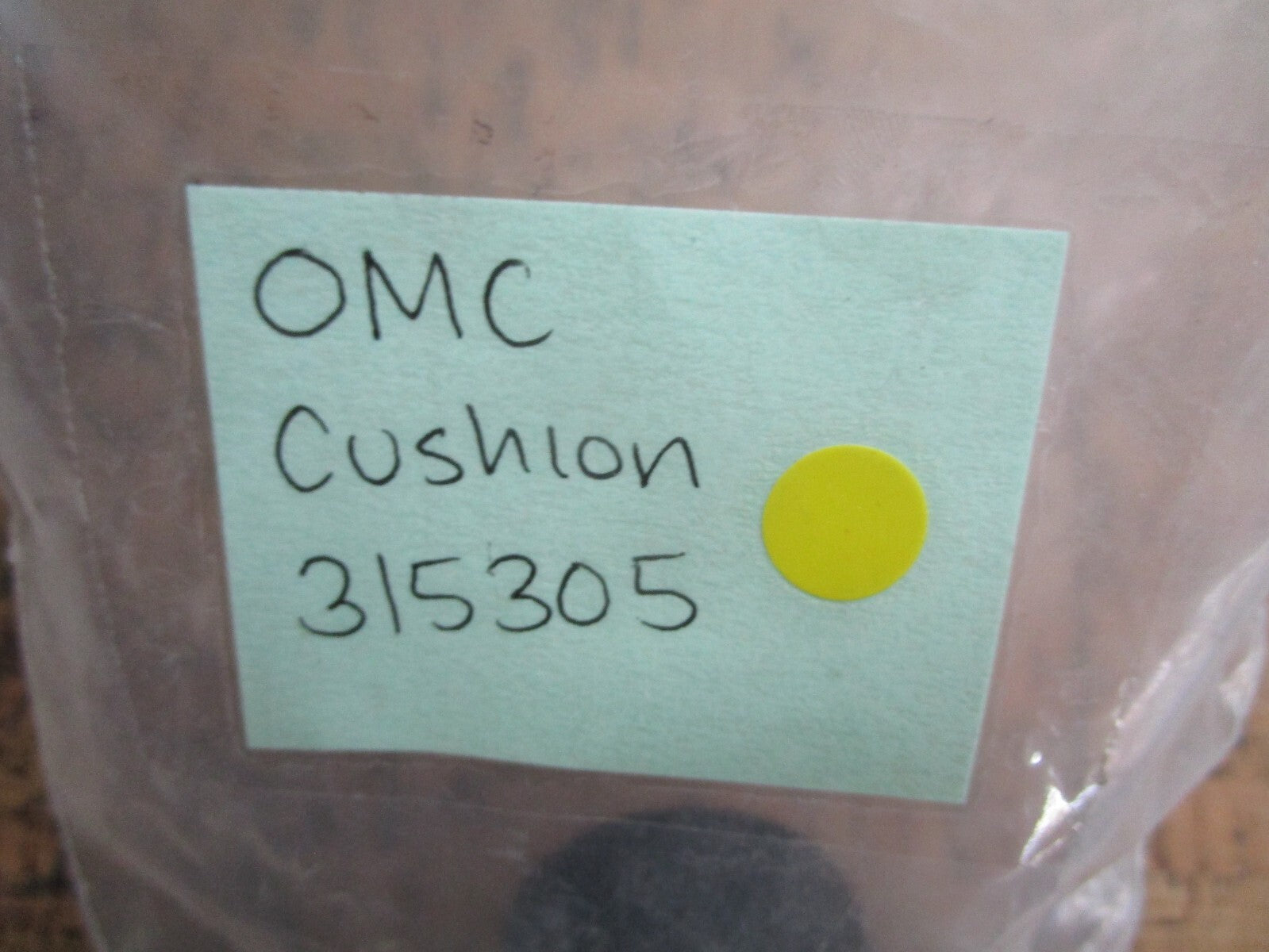 *NEW OEM* 0810 OMC Johnson Evinrude Cushion 315305 0315305