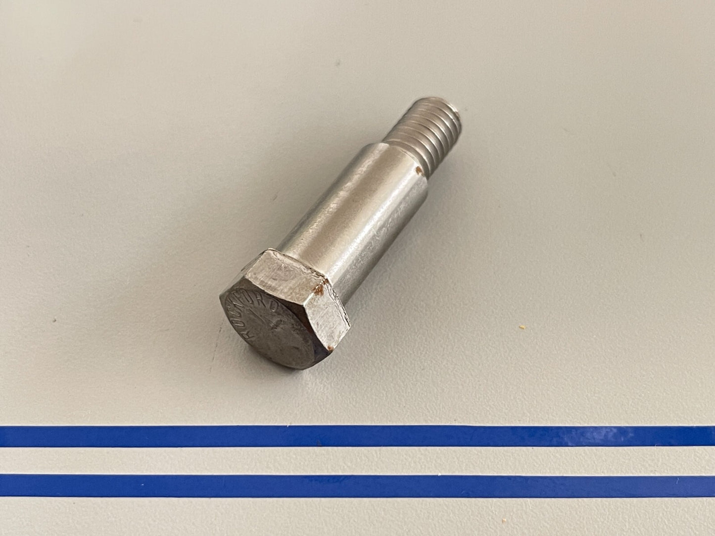 *NEW OEM* 0810 OMC Johnson Evinrude Pivot Screw 206409 0206409