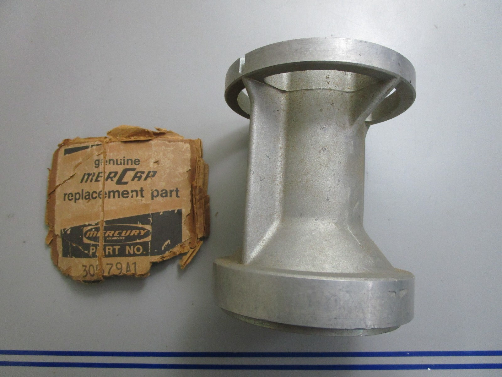 *NEW OEM* 0820 Mercury Quicksilver Bearing Carrier 30579A1