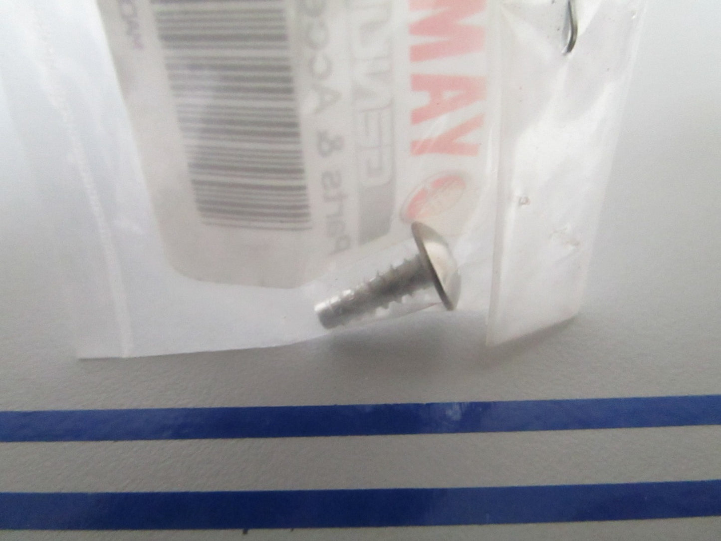 NEW OEM 97780-40012 Yamaha Tapping Screw 0810