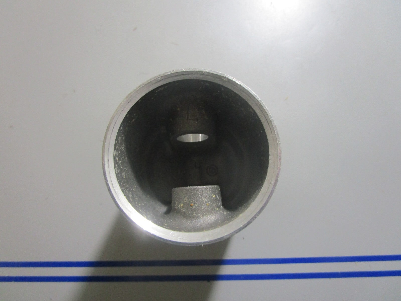 *NEW OEM* 0810 OMC Johnson Evinrude Piston 387661 0387661