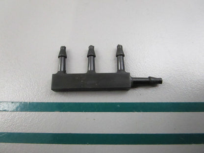 NEW OEM 336511 0336511 OMC Johnson Evinrude Drain Hose Fitting 0810