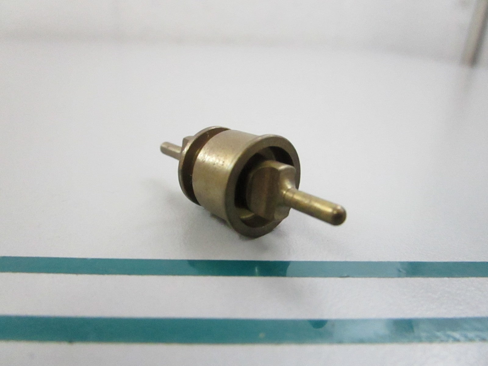 NEW OEM 323848 0323848 OMC Johnson Evinrude Pump Control Piston 0810