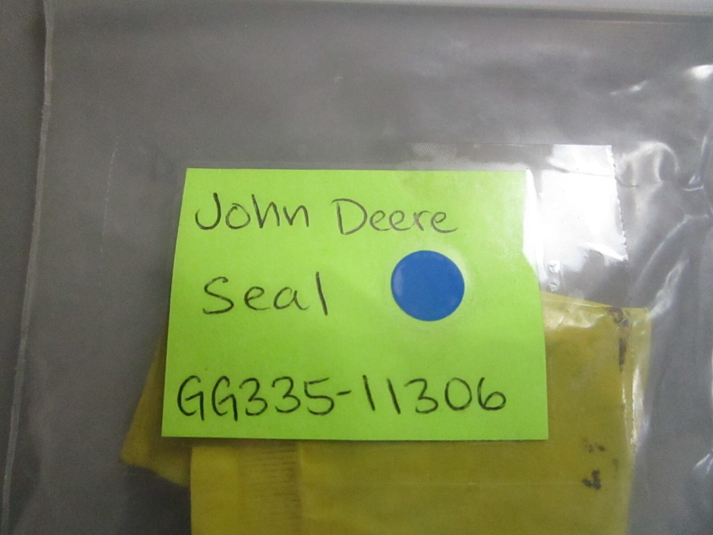 *NEW OEM* 0810 John Deere Seal GG335-11306