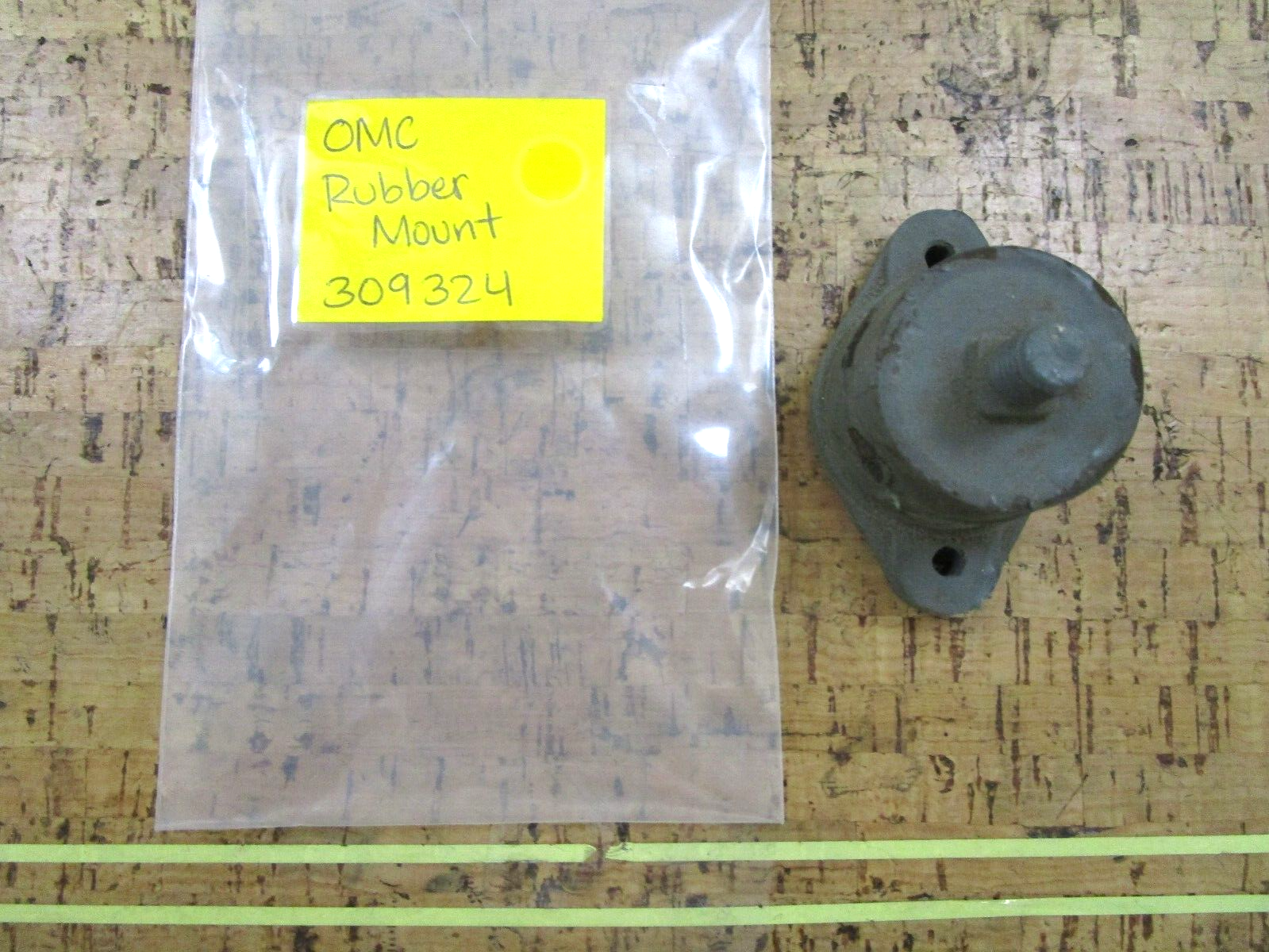 *NEW OEM* 0750 OMC Johnson Evinrude RUBBER MOUNT 309324 0309324