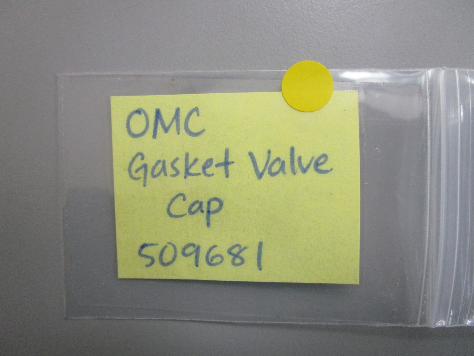 *NEW OEM* 0750 OMC Johnson Evinrude GASKET VALVE CAP 509681 0509681