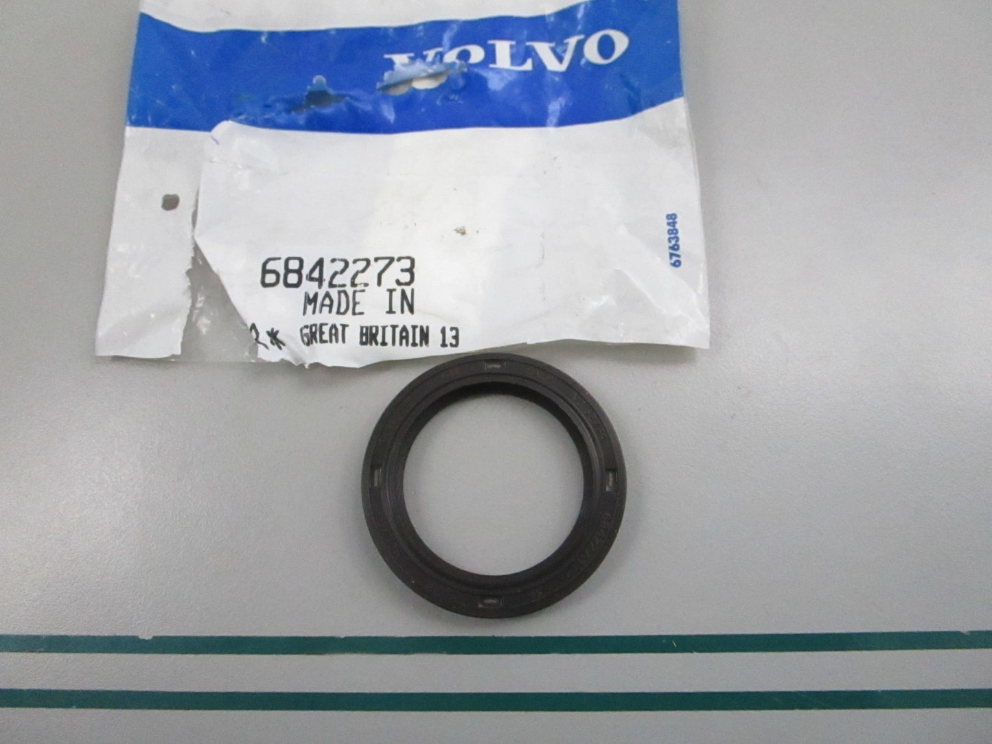 NEW OEM 6842273 Volvo Penta Crankshaft Seal 0810