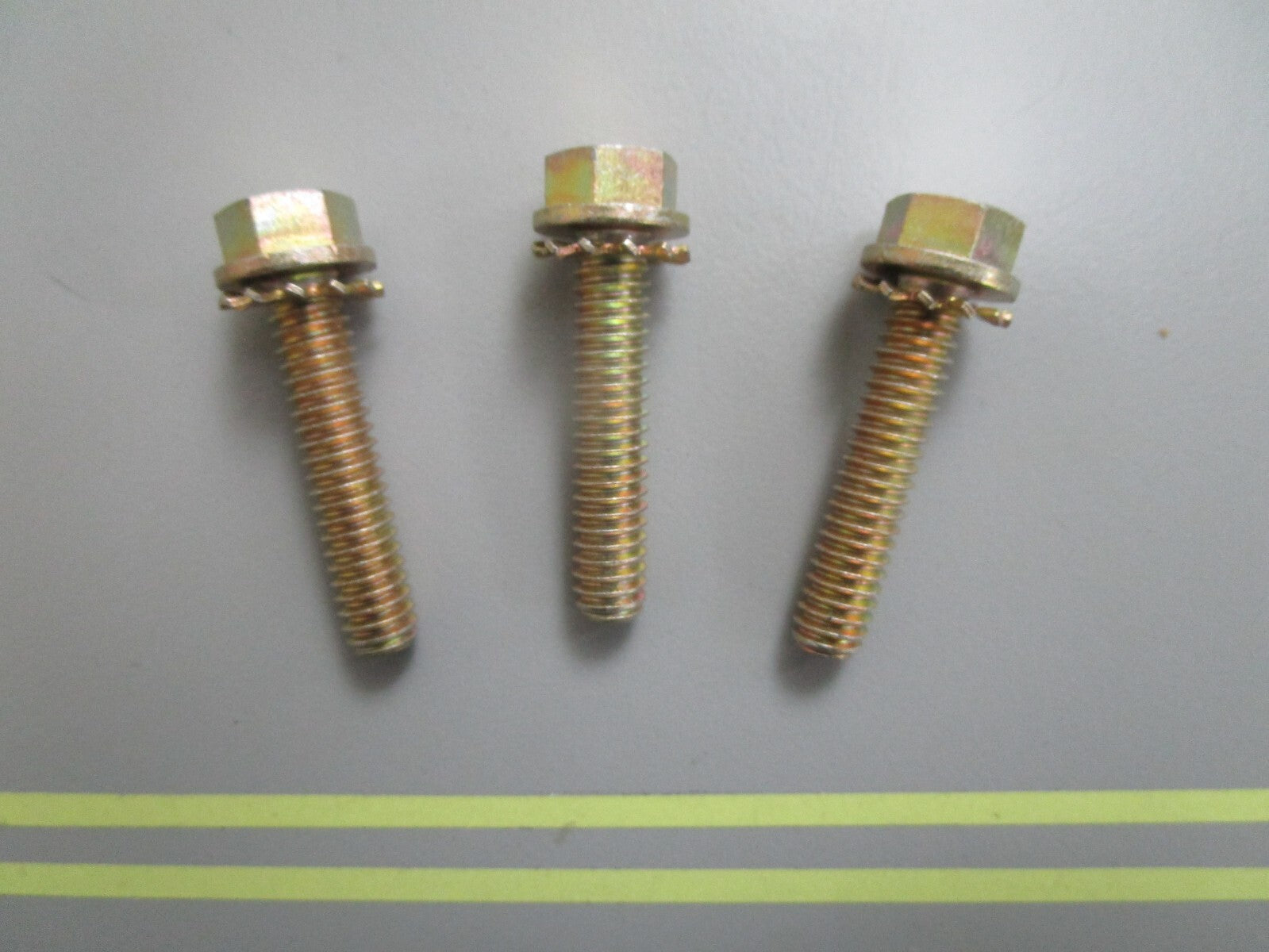 *NEW OEM* (LOT OF 3) 0810 OMC Johnson Evinrude Screw 314451 0314451
