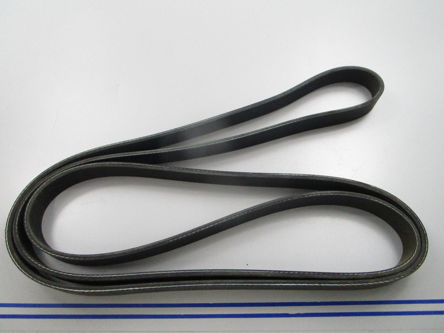 NEW K060895 Gates Micro-V Serpentine Belt 0810