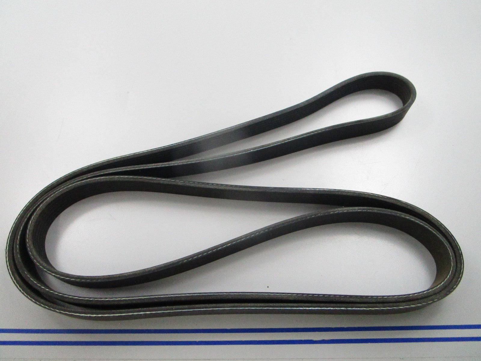 NEW K060895 Gates Micro-V Serpentine Belt 0810