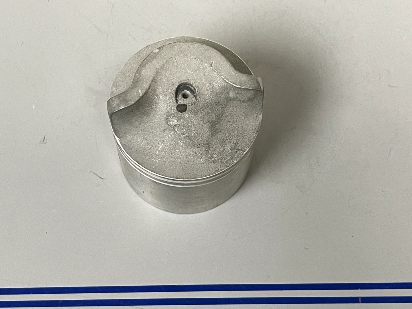 *NEW OEM* 0670 OMC Johnson Evinrude Piston 385338 0385338